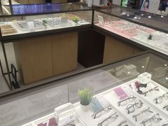 -吴良材眼镜(美罗城店)