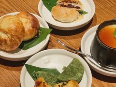 抹茶鲜花饼-云海肴·汽锅鸡·云南菜(天山百盛优客店)