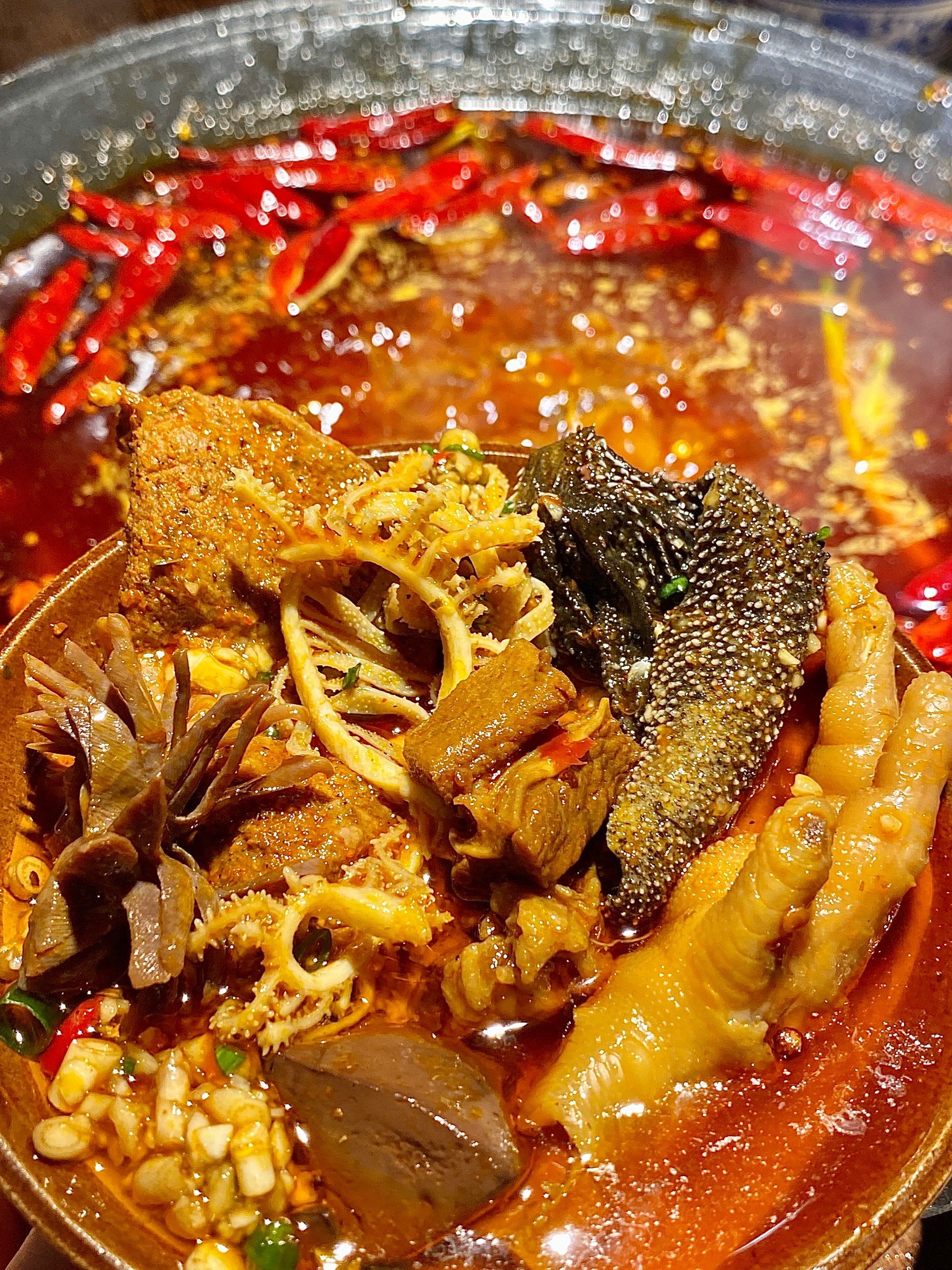 老店在御营坝,经常都要排队
现在在九洲国际新开了一家,大中午都