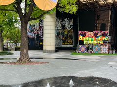 -瑞虹新天地月亮湾
