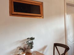 -In Cafe隐食研室