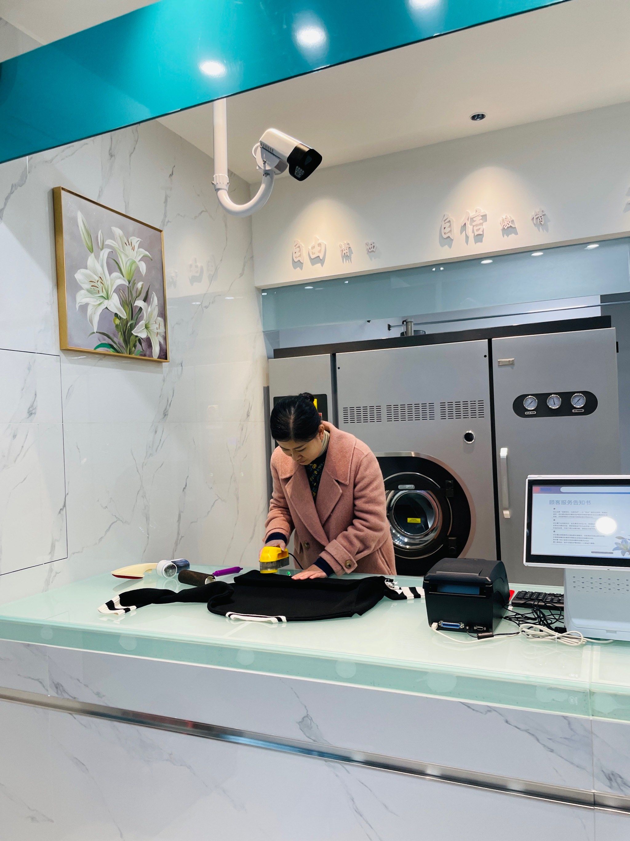 讲真,冬天洗羽绒服还得是洗正干洗店