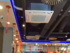 -老街烧烤大排档·地道湖北菜·龙虾馆(汉口火车站店)
