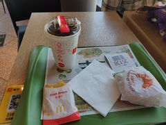 -麦当劳(展览路店)