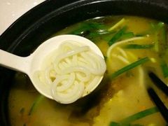-在蒙自过桥米线