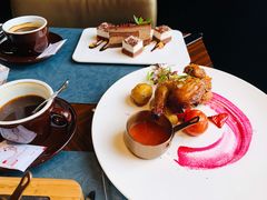 招牌脆皮烤春鸡-YUE·6·西式融合餐厅(外滩六号店)