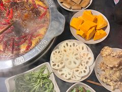 -洞亭火锅(防空洞总店)