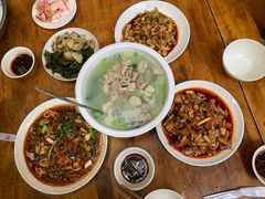 -茅屋大酒店