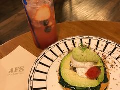 牛油果蘑菇菠菜水波蛋-AFS Cafe & Canteen(闽江二路店)