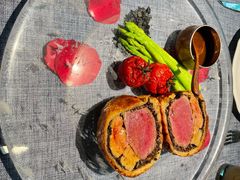 惠灵顿牛排-弦月窗LUNETTE BY AMANDA(复兴路店)