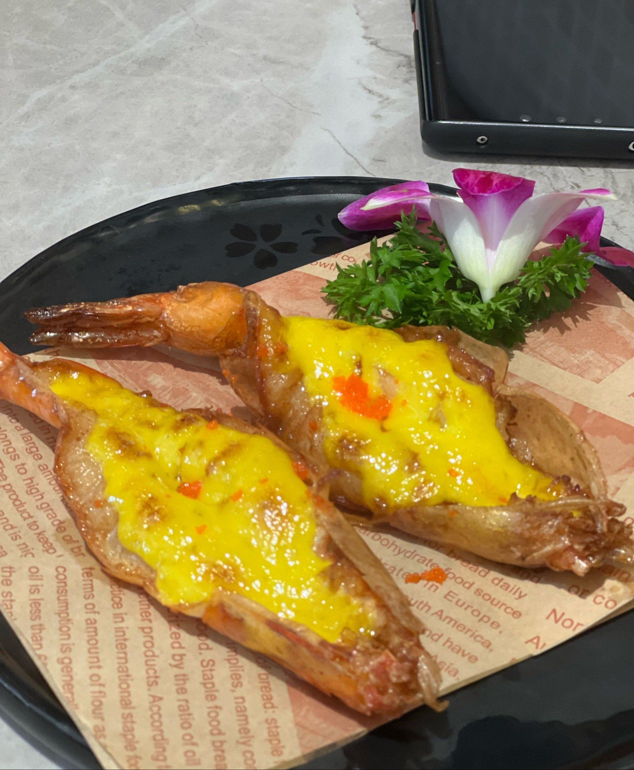 原味椰子鸡 真材实料的椰子水汤底,肉质细嫩的鸡肉