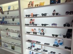 -诺柯视眼镜-蔡司依视路官方工厂店(淞南一店)