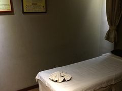 -莱蔻·圣灸堂·推拿艾灸(天山店)