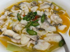 -港丽餐厅(正大店)
