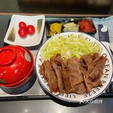 没想到专卖鳗鱼饭的店，连烤肉饭都这么美味[调皮]