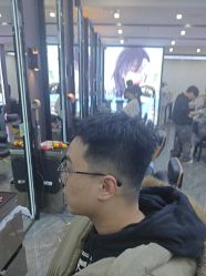 -藤野造型烫染·漂发