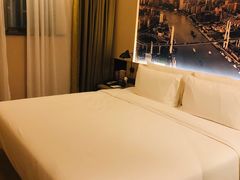 大床房-上海外滩老码头亚朵酒店