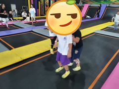 -嘿哟动霸CHUA·新潮玩运动娱乐中心·蹦床滑冰团建乐园