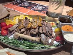 牧民烤羊腿-耶里夏丽·丝路新疆菜·清真食品(徐汇南丹东路臻选店)