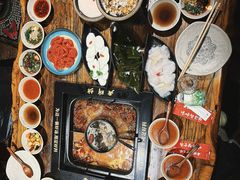 -老牌坊云南鱼豆花火锅(爱建店)