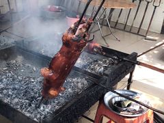 -黄记四更烤乳猪店