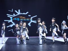 -翎秀服装模特