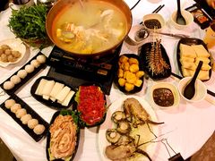 -鲜入围煮花胶鸡海鲜火锅