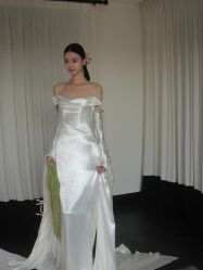 点击看大图 -GODDESS WHITE婚纱礼服(鹏城动力大厦店)