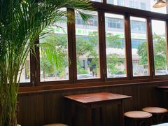 靠窗位-椰椰大吉(海城店)