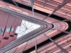 -上海虹桥中心爱琴海亚朵S酒店