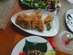 -Chom Cafe and Restaurant