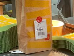 餐具摆设-麦当劳(北京大兴机场二层国内到达(安检外)店)