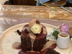 黑森林蛋糕-FLOVIE FLORIST CAFE