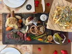 -Mark&Mars Restaurant
