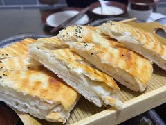 饽饽饼-王明古法砂锅居(开化寺店)