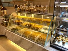 面包甜点陈列柜-老大昌(淮海中路店)