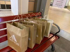 -王府井奥莱临潼小镇(临潼店)