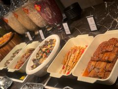 -广州万富希尔顿酒店·感趣自助餐厅·金秋蟹宴生蚝海鲜刺身