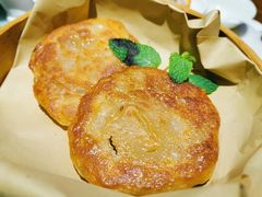 北京传统酥肉饼-北京老铺烤鸭(西稍门店)