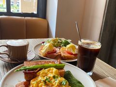 -Common Table · Brunch & Coffee