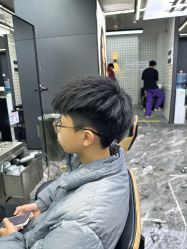 -藤野造型•烫染专业店