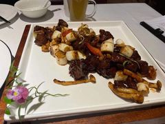 山菌葱爆雪花牛肉-尚一汤 广东炖汤(金桥国际店)