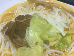 酸辣牛肉米线-老陶包子铺(南大西南村店)