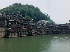 -临江餐馆二楼美食部落