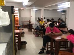大堂-宝瑞门钉肉饼店