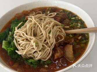 我的面条拉得比你长,今天外卖吃口水鸡牛肉面