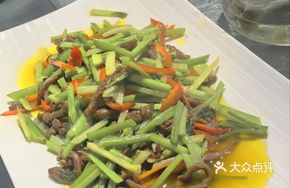 Braised Beef with Water Chestnut Shoots