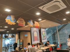 -麦当劳(轻轨曹杨路店)