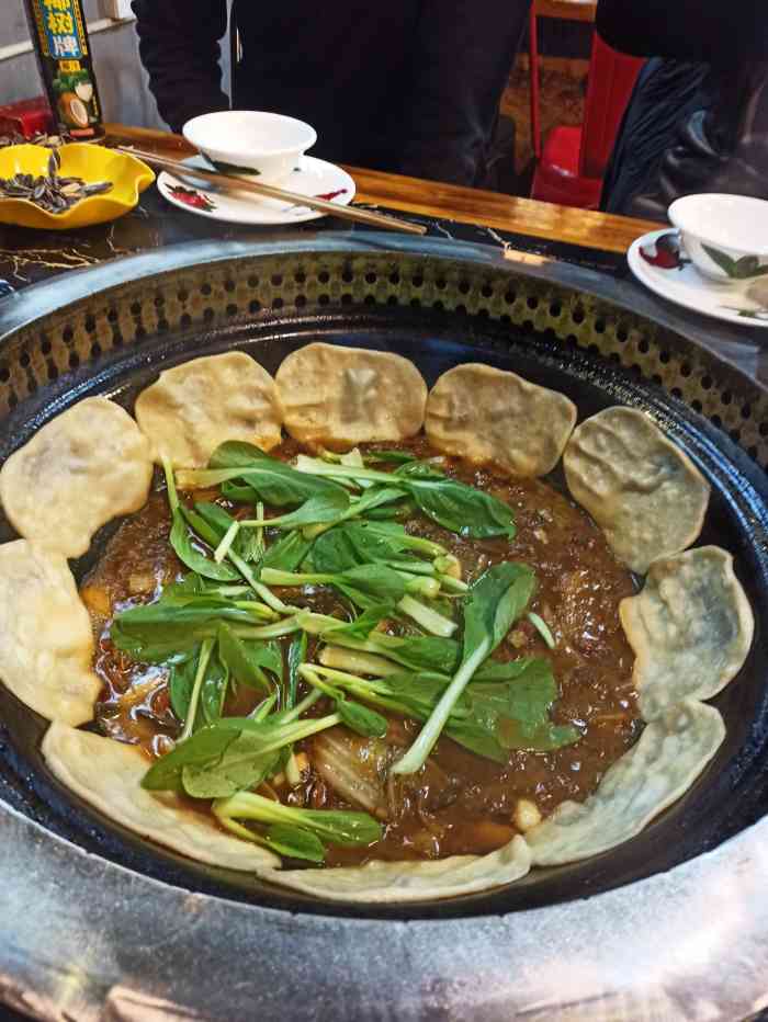 柴咕柴火地锅鸡-"「地锅本鸡」柴火现烧的鸡和排骨,鸡肉新鲜.