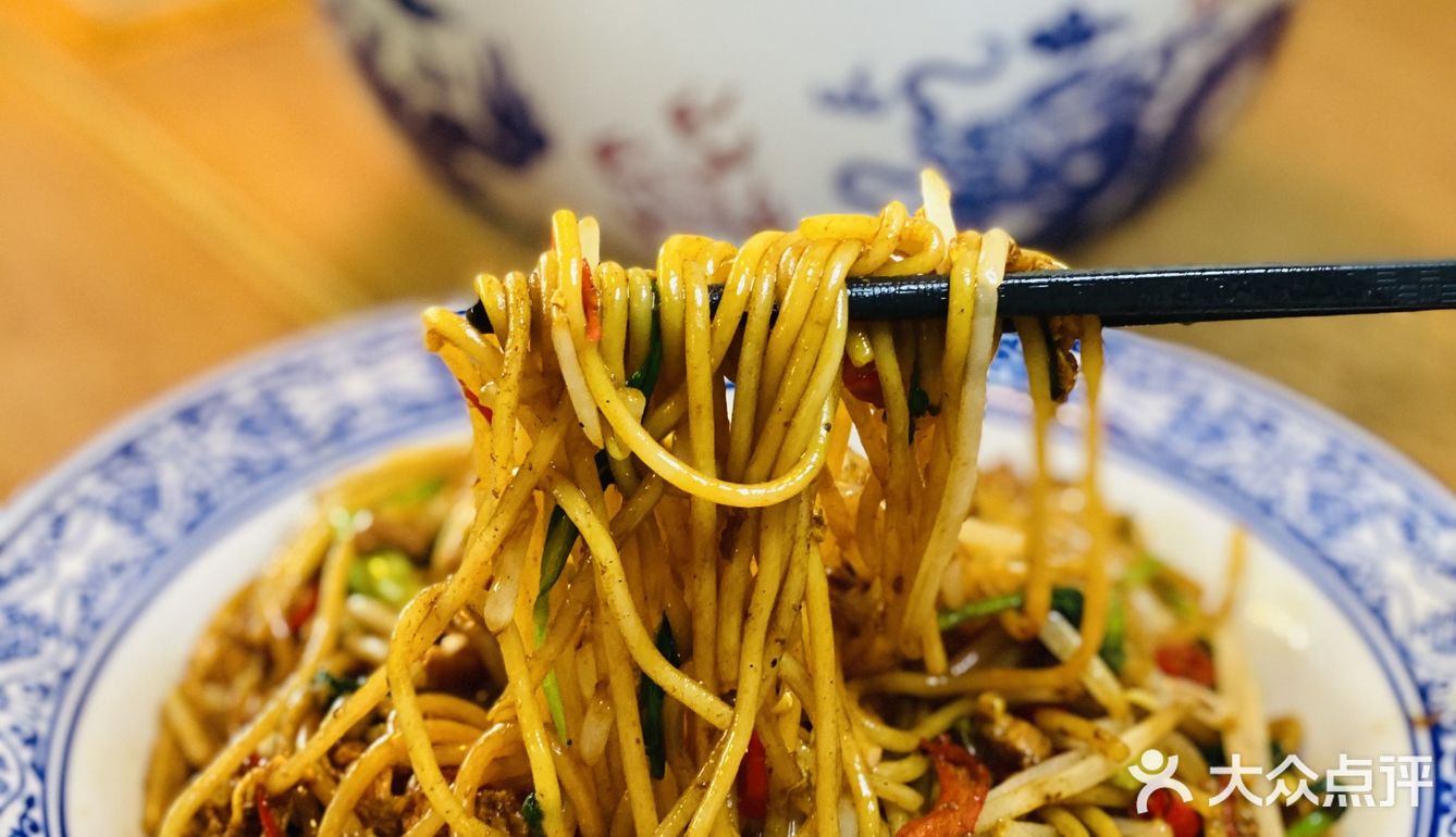 打卡人广网红江西米粉，看我挑战“变态辣”‼️